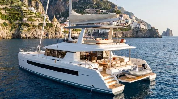Italy 65 Class: F. Pajot, Lagoon or similar