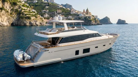 Italy Sanlorenzo 85 Class (or similar)