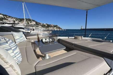 Review img # 4 of the yacht CHERRY