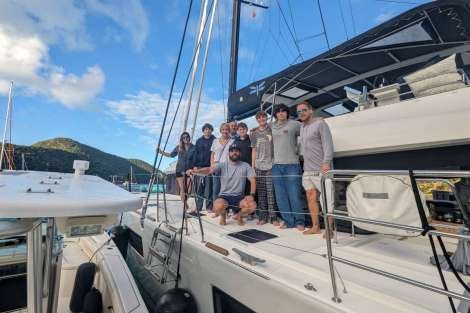 Review img # 20 of the yacht DRAGONFLY