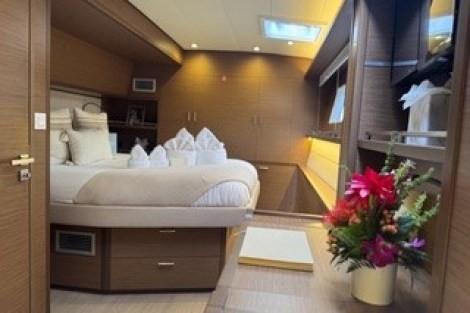 Review img # 10 of the yacht DRAGONFLY