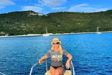 Review img # 2 of the yacht EUPHORIA