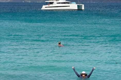 Review img # 2 of the yacht GALAXSEA