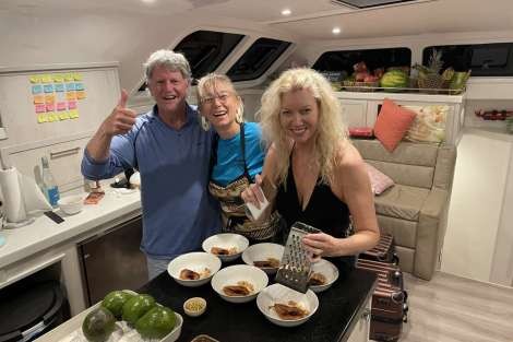 Review img # 2 of the yacht GET ALONG